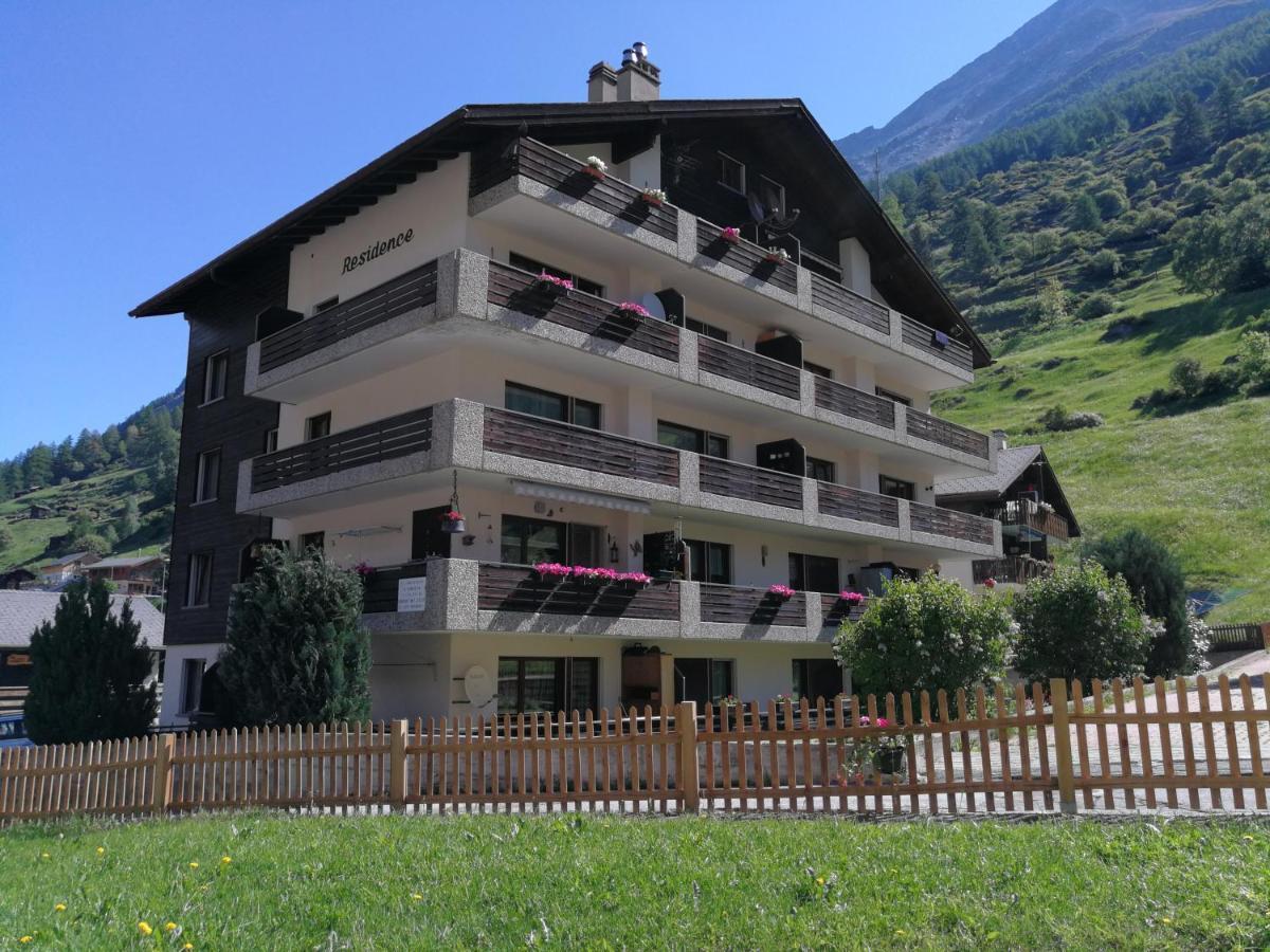 Haus Residence Täsch Buitenkant foto